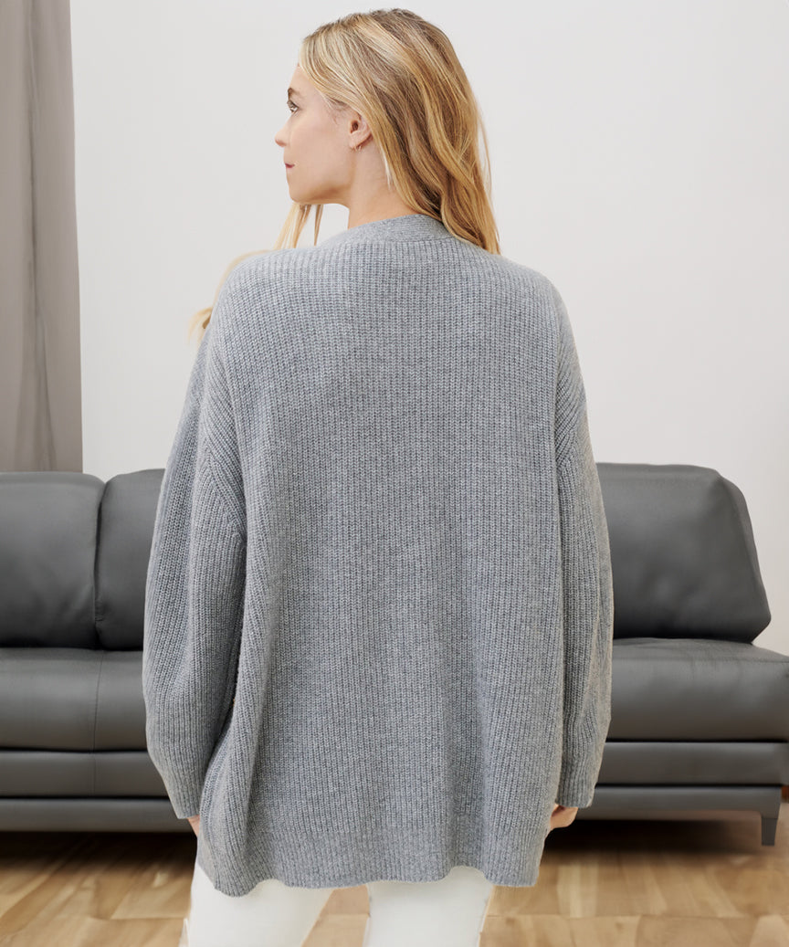 Women’s Oversized Knit Cardigan – Soft Button-Front Layer for Office and Relaxed Days