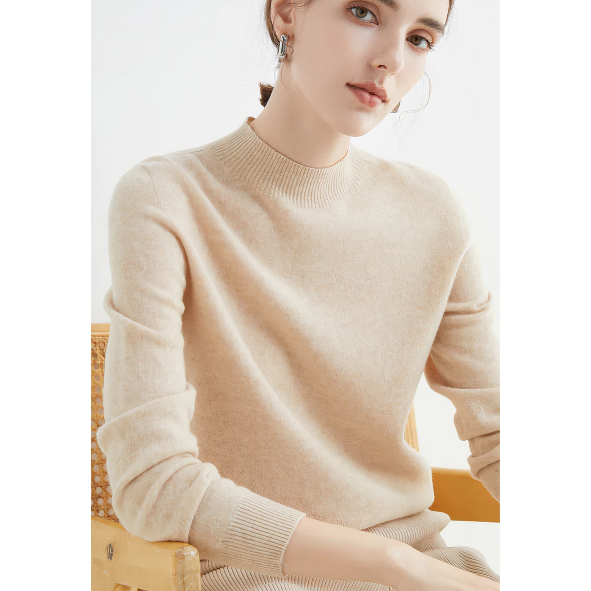 Luxury Knitted Cashmere Sweater for Women - Evelina-Beige-S-Nora Luxe